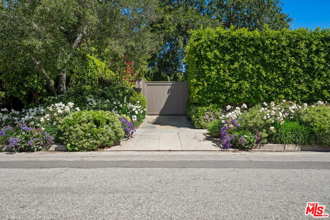 143 S Muirfield Dr