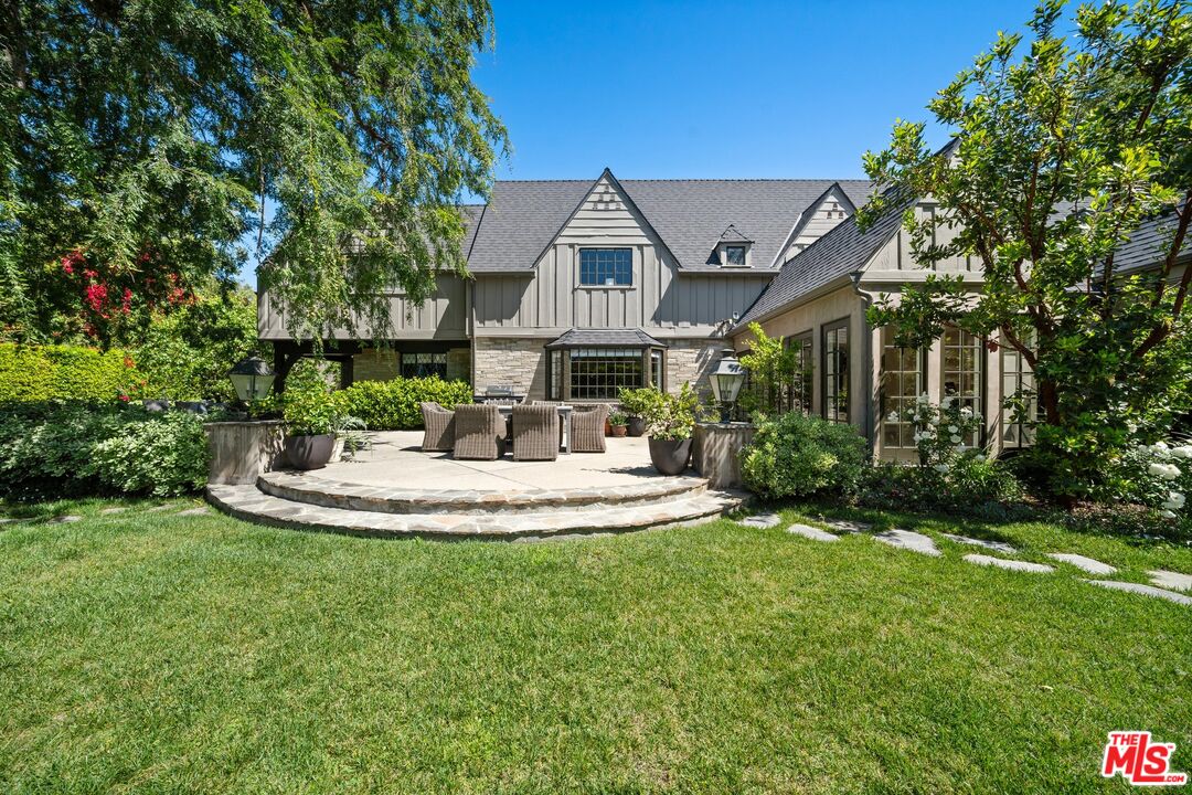 143 S Muirfield Dr