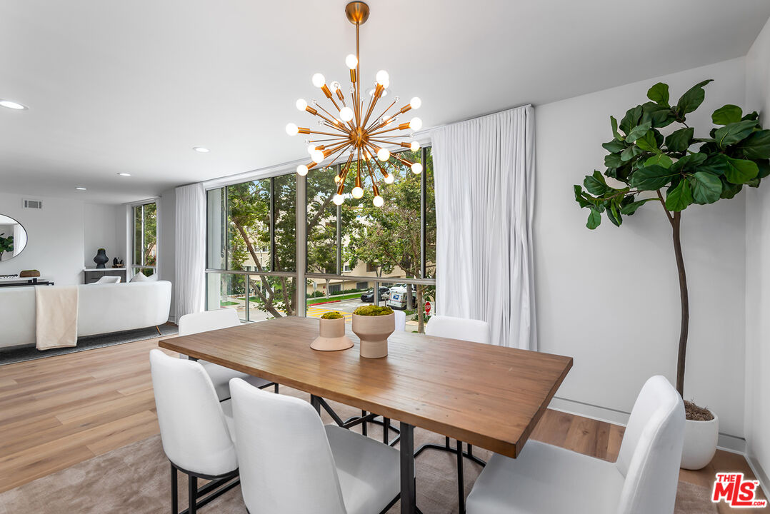 301 S Rexford Dr Unit: 6