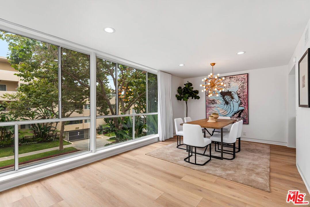301 S Rexford Dr Unit: 6