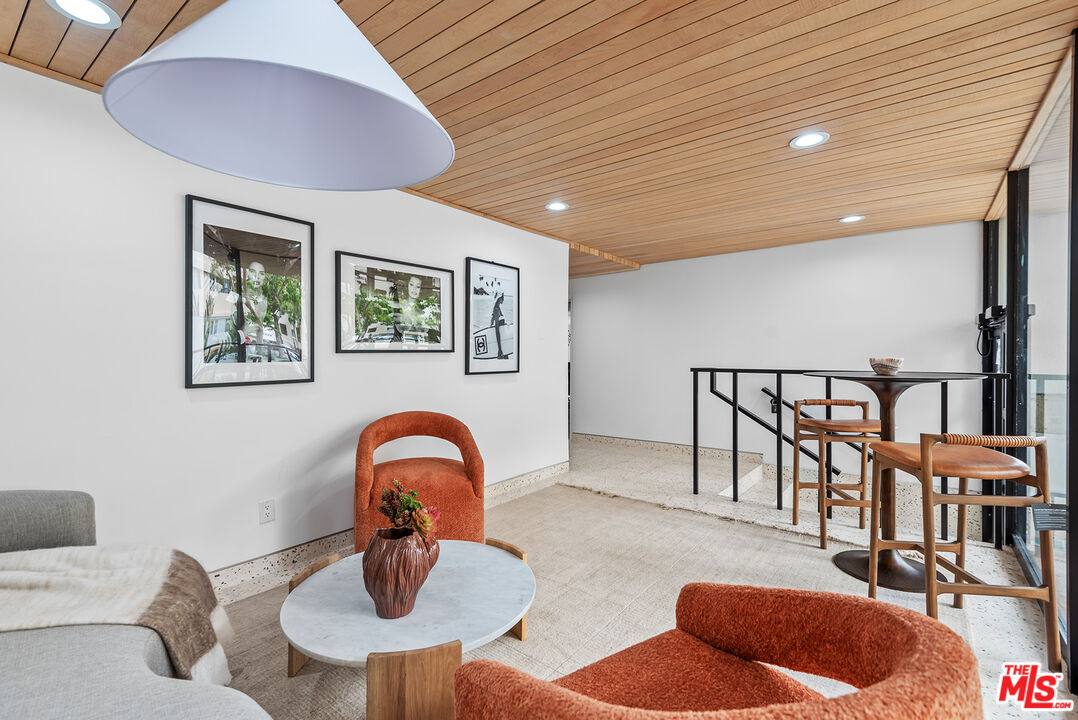 301 S Rexford Dr Unit: 3