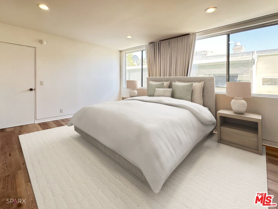 301 S Rexford Dr Unit: 3