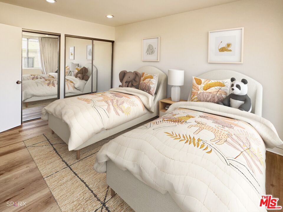 301 S Rexford Dr Unit: 3