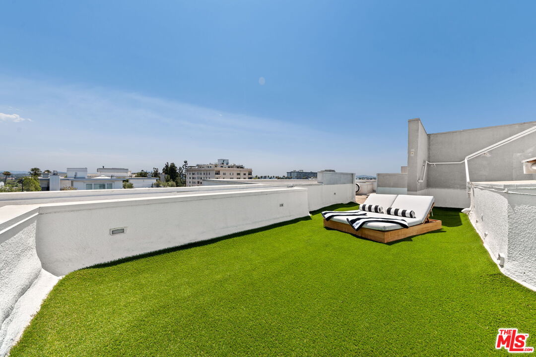 455 N Palm Dr Unit: PH