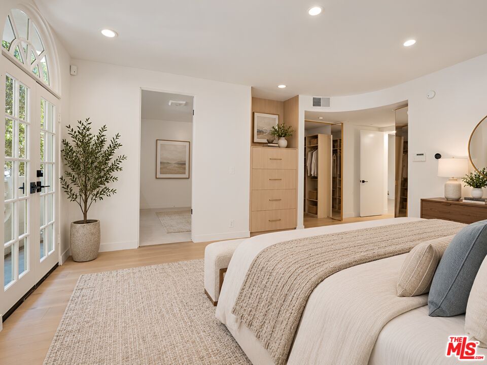 9921 Durant Dr Unit: 1