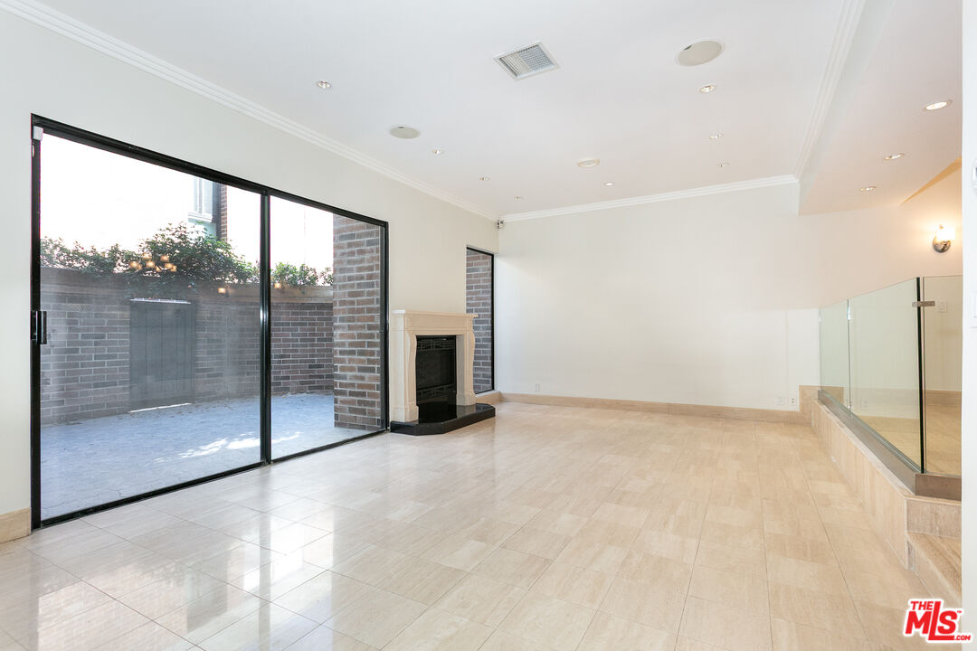 9323 Burton Way Unit: A