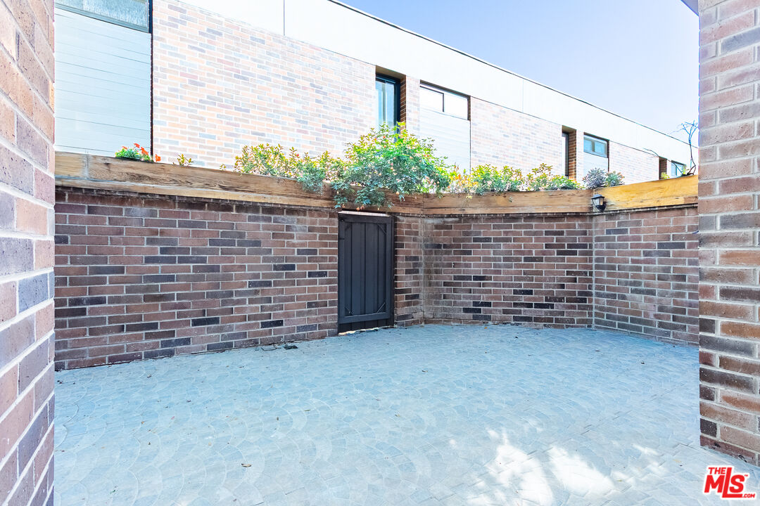 9323 Burton Way Unit: A