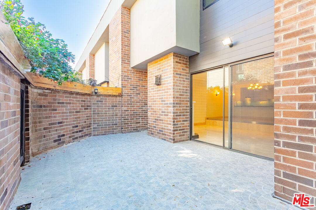 9323 Burton Way Unit: A