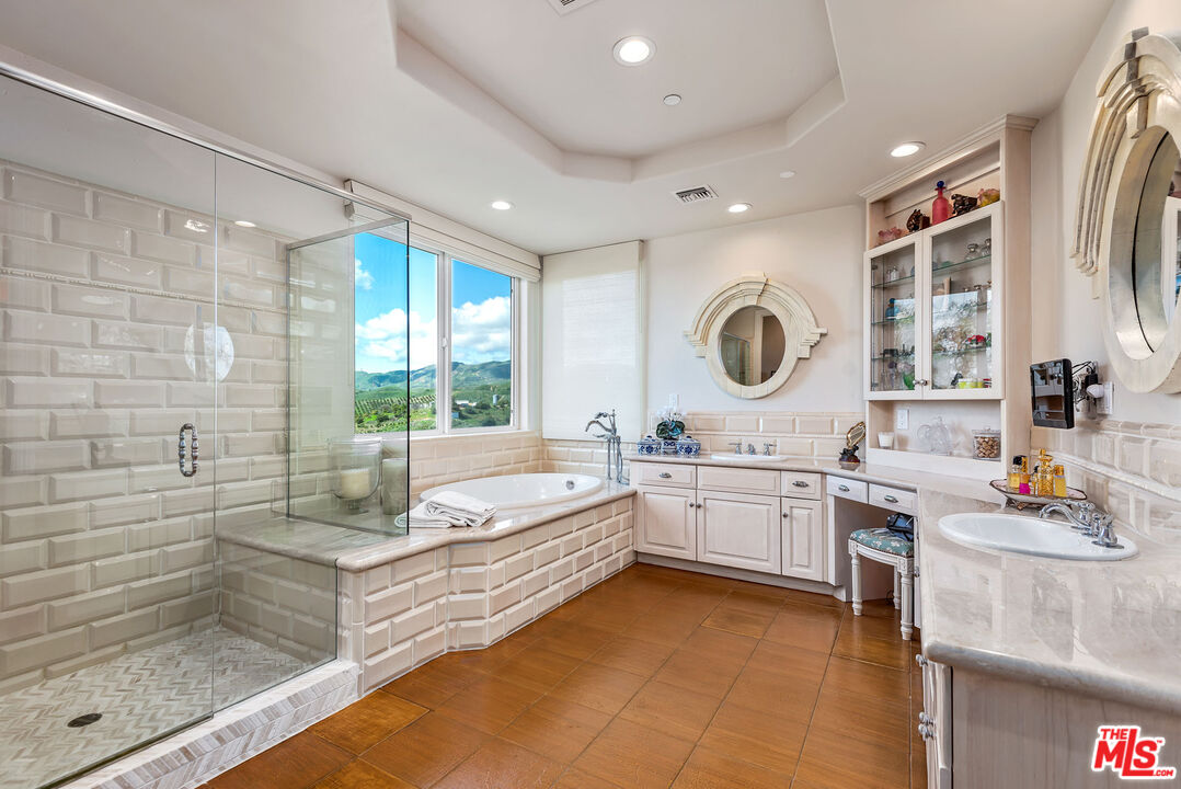 8018 Balcom Canyon Rd