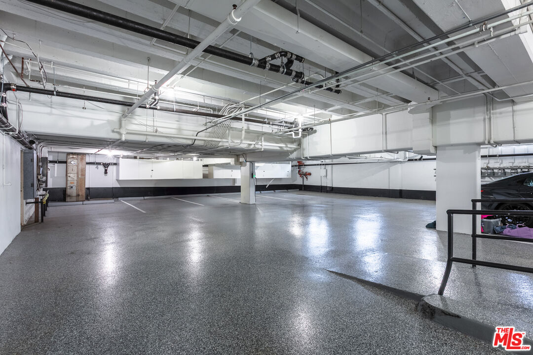 301 S Rexford Dr Unit: 1