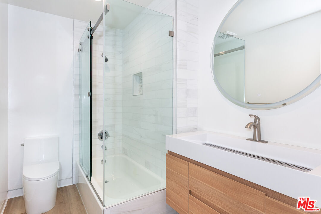 301 S Rexford Dr Unit: 1