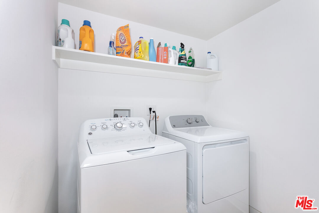 301 S Rexford Dr Unit: 1