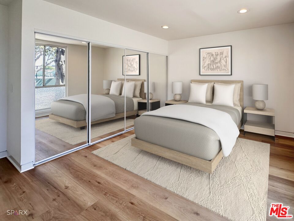 301 S Rexford Dr Unit: 1