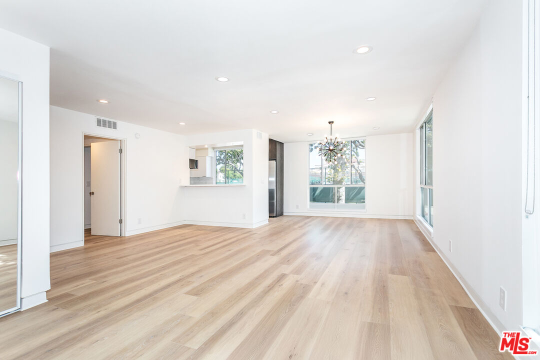 301 S Rexford Dr Unit: 1