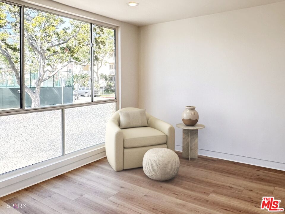 301 S Rexford Dr Unit: 1