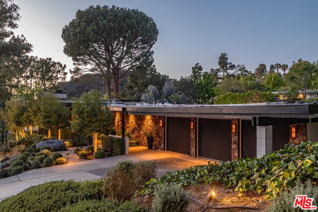 1960 Loma Vista Dr