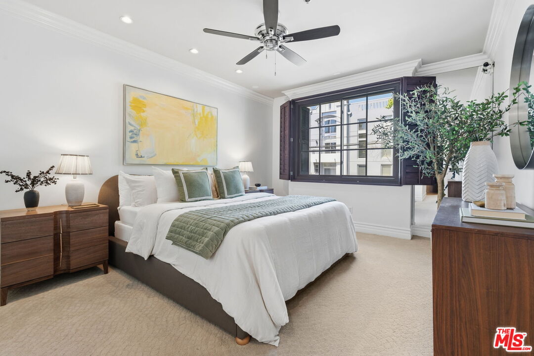 850 N Croft Ave Unit: 202