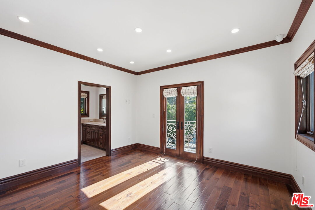 2108 San Ysidro Dr