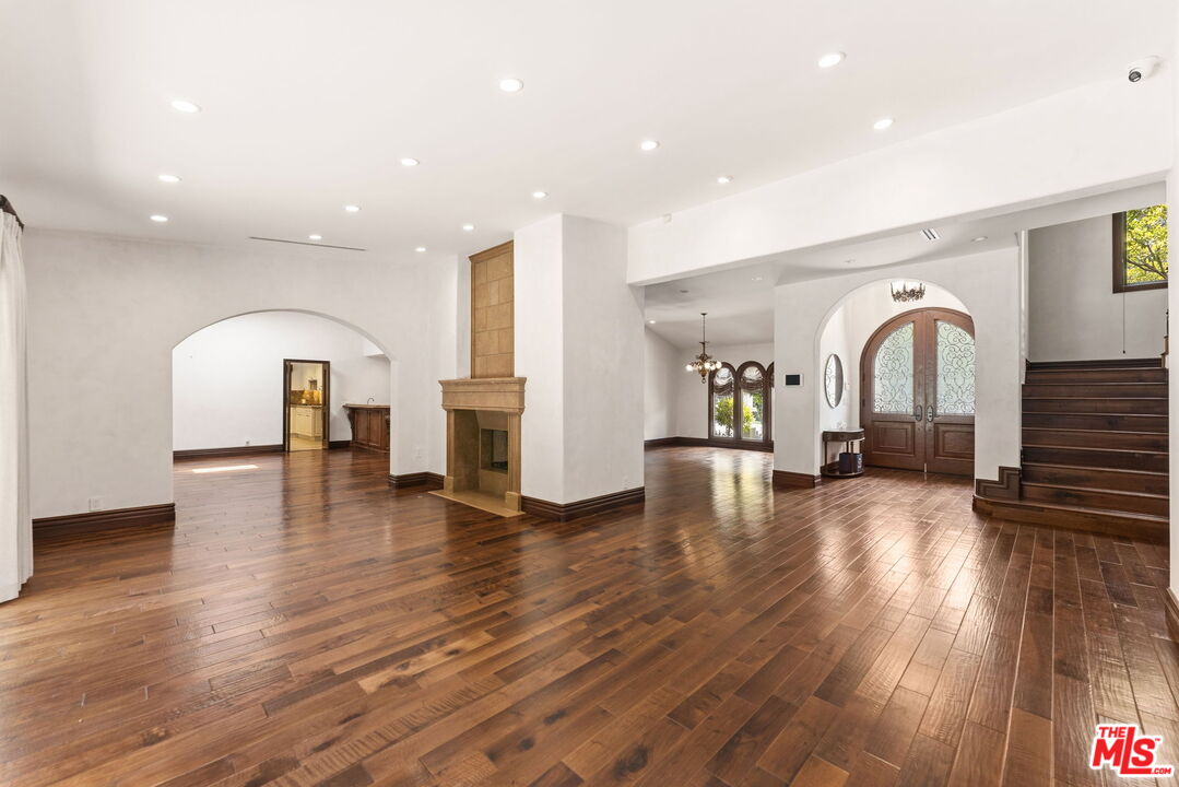 2108 San Ysidro Dr
