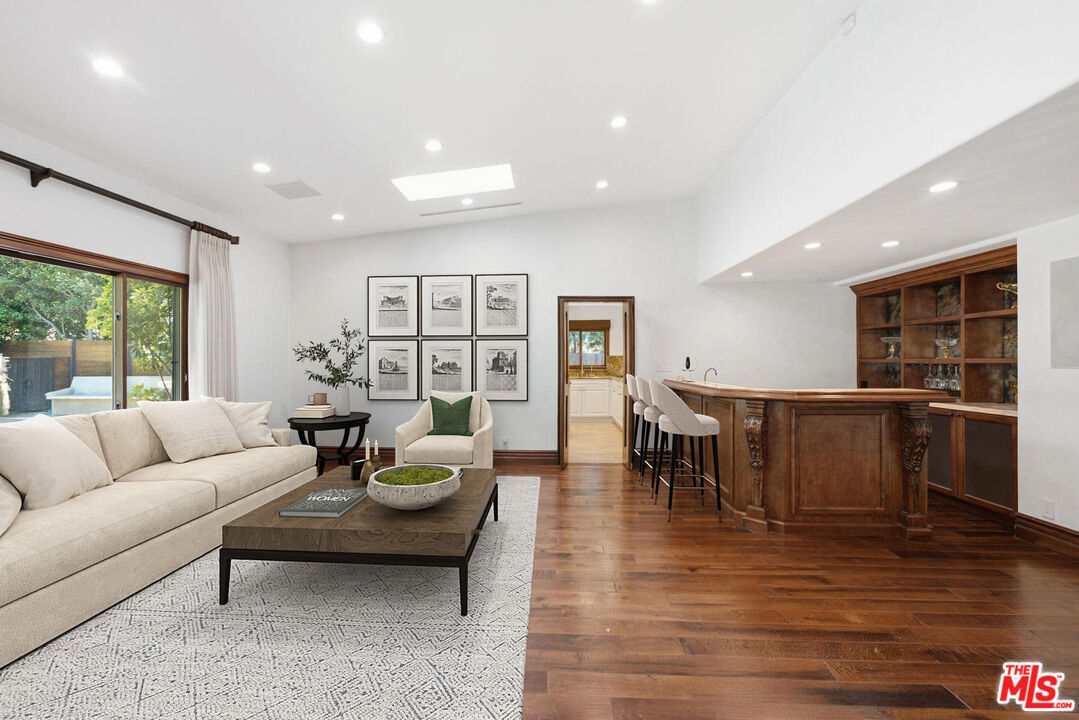 2108 San Ysidro Dr