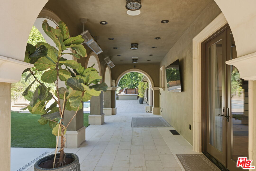 2108 San Ysidro Dr