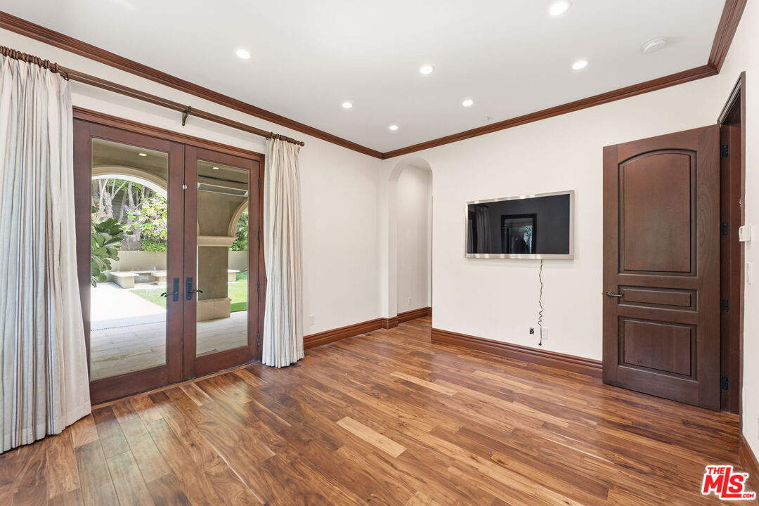 2108 San Ysidro Dr