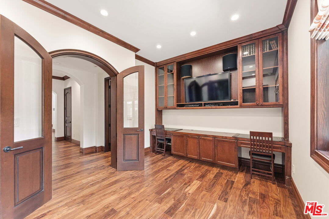 2108 San Ysidro Dr