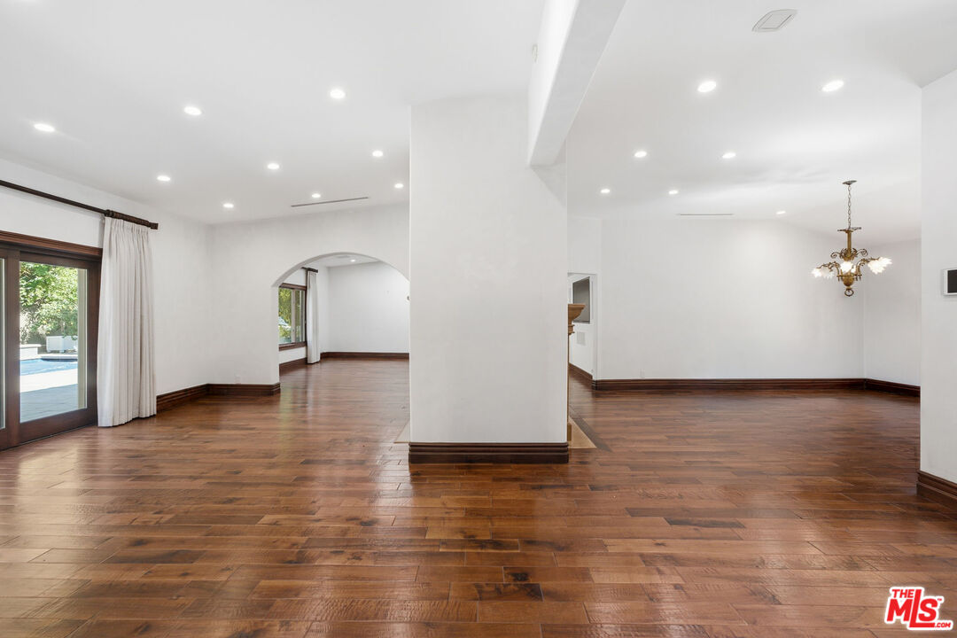 2108 San Ysidro Dr