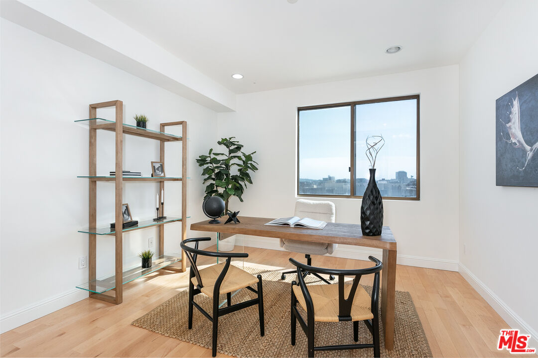 121 S Canon Dr Unit: 402
