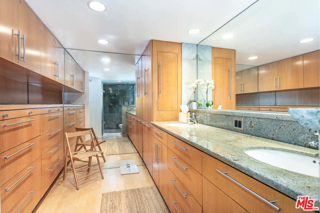 535 Ocean Ave Unit: 11D