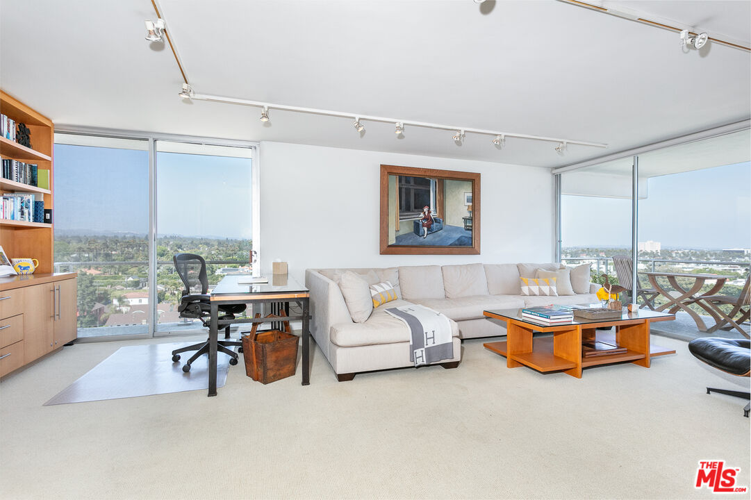 535 Ocean Ave Unit: 11D