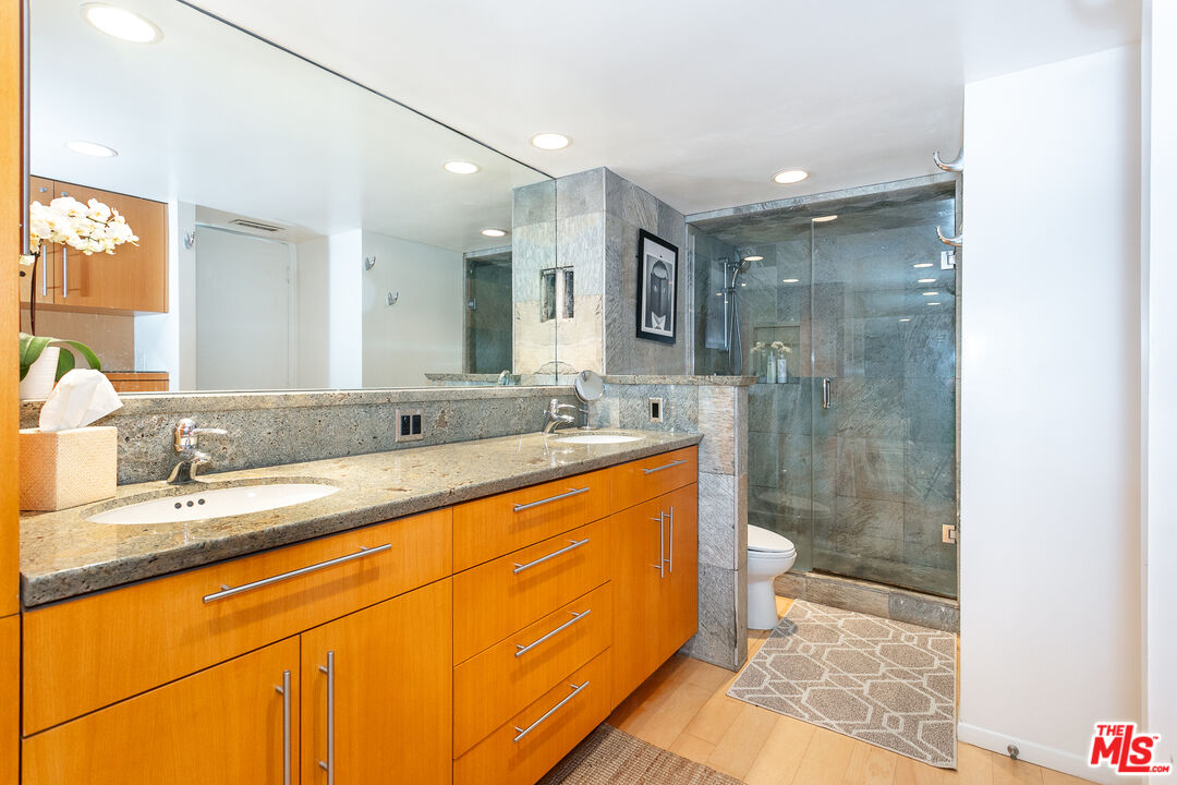 535 Ocean Ave Unit: 11D