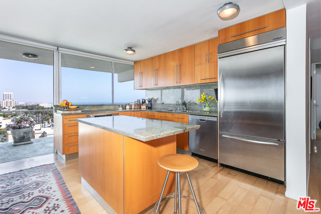 535 Ocean Ave Unit: 11D