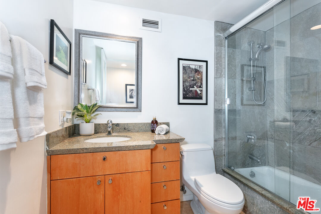 535 Ocean Ave Unit: 11D