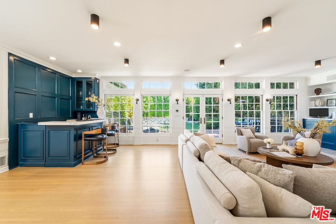628 N Sierra Dr