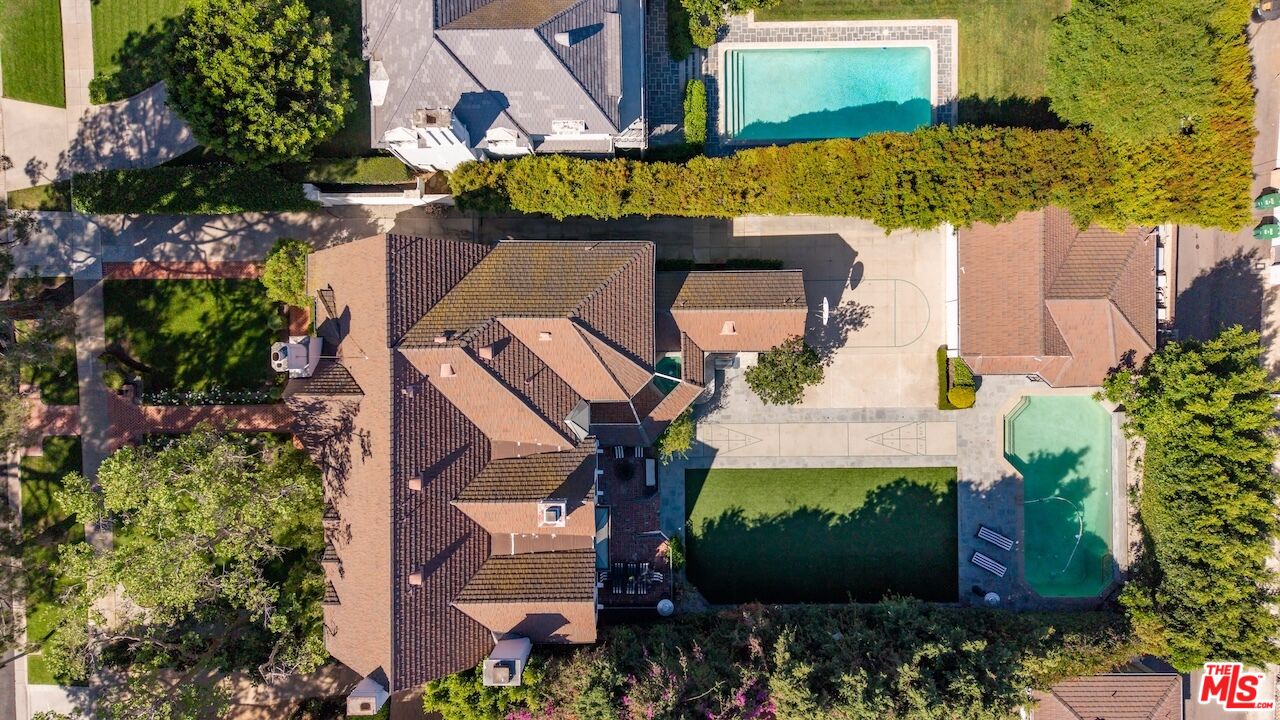 628 N Sierra Dr