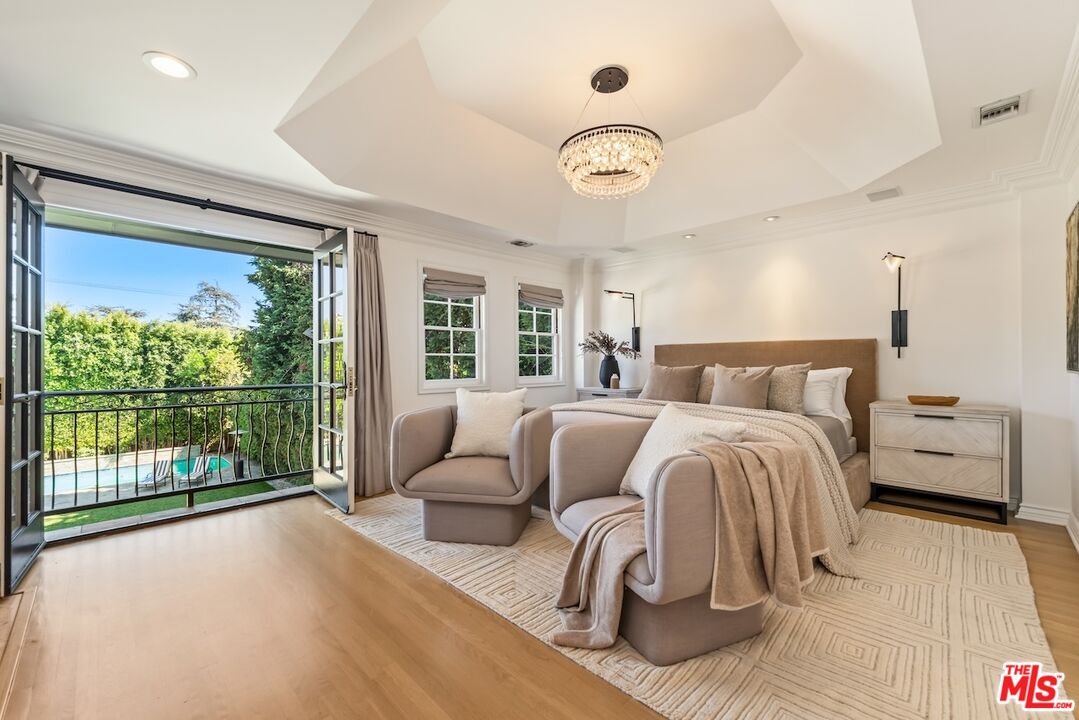 628 N Sierra Dr