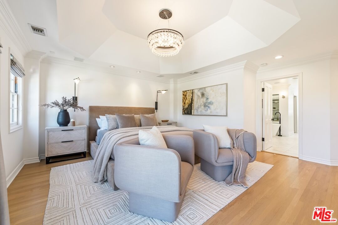 628 N Sierra Dr