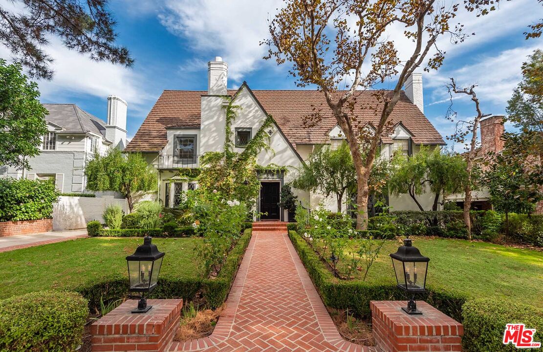 628 N Sierra Dr