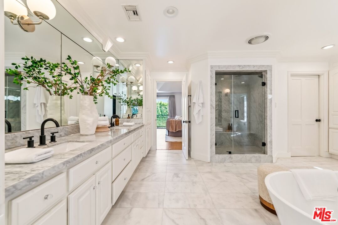 628 N Sierra Dr