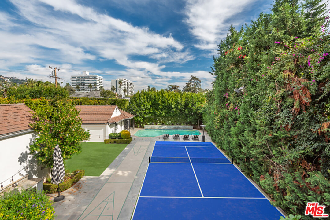 628 N Sierra Dr
