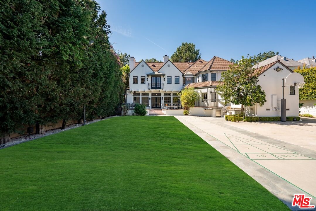 628 N Sierra Dr