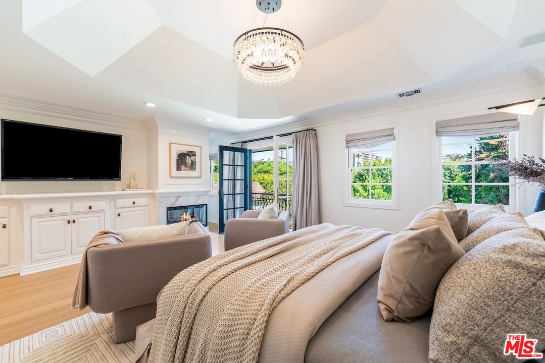 628 N Sierra Dr