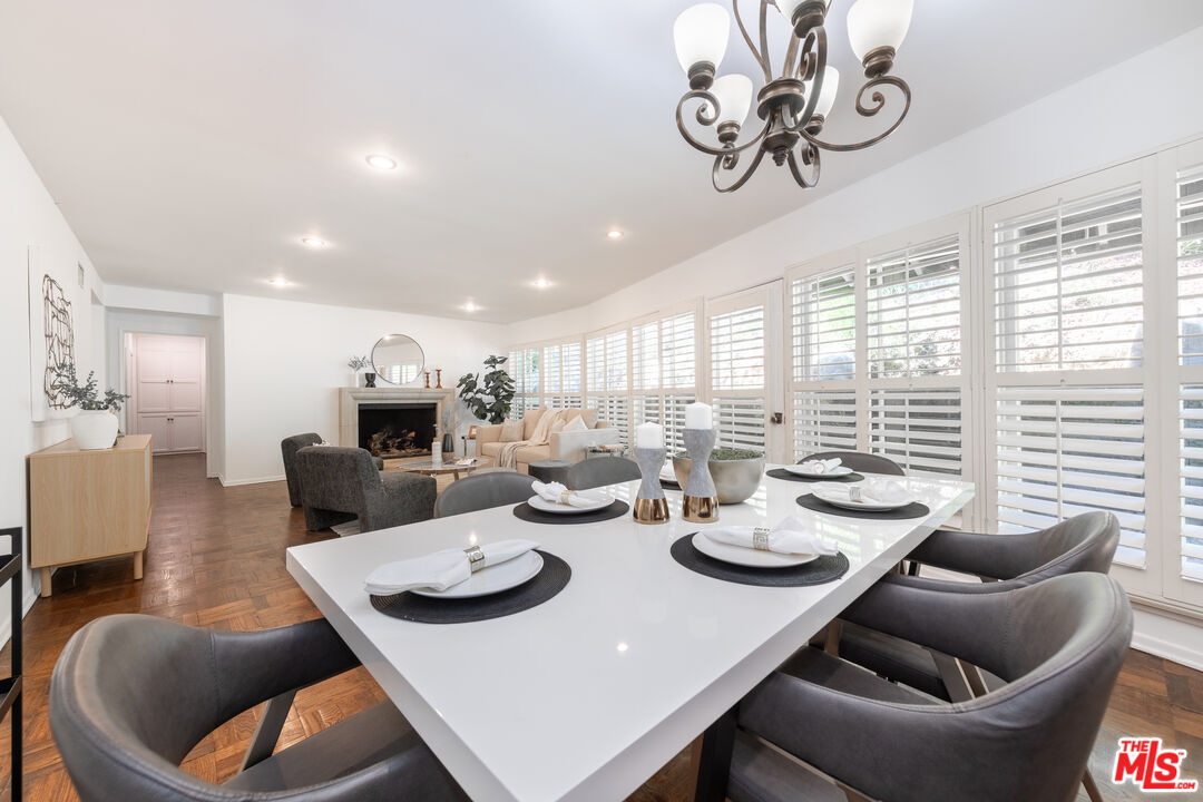 2559 Hutton Dr