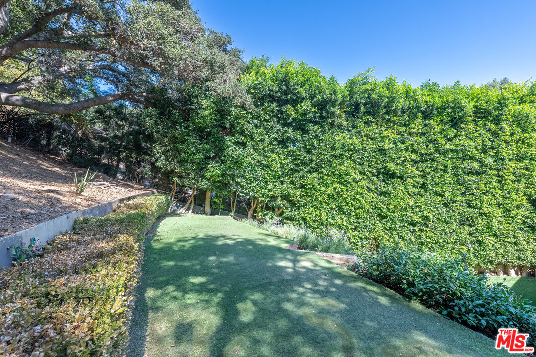 2559 Hutton Dr