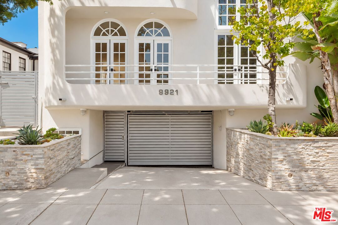 9921 Durant Dr Unit: 1