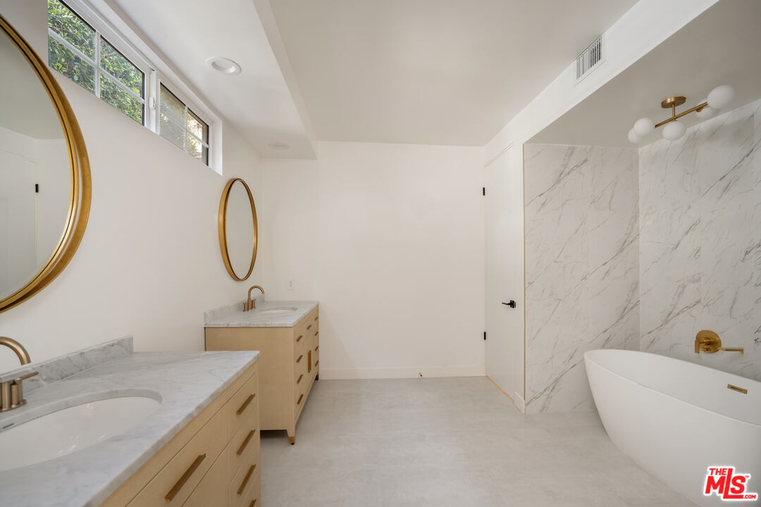 9921 Durant Dr Unit: 1