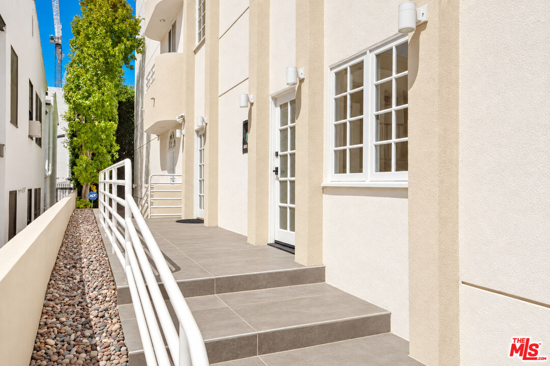 9921 Durant Dr Unit: 1