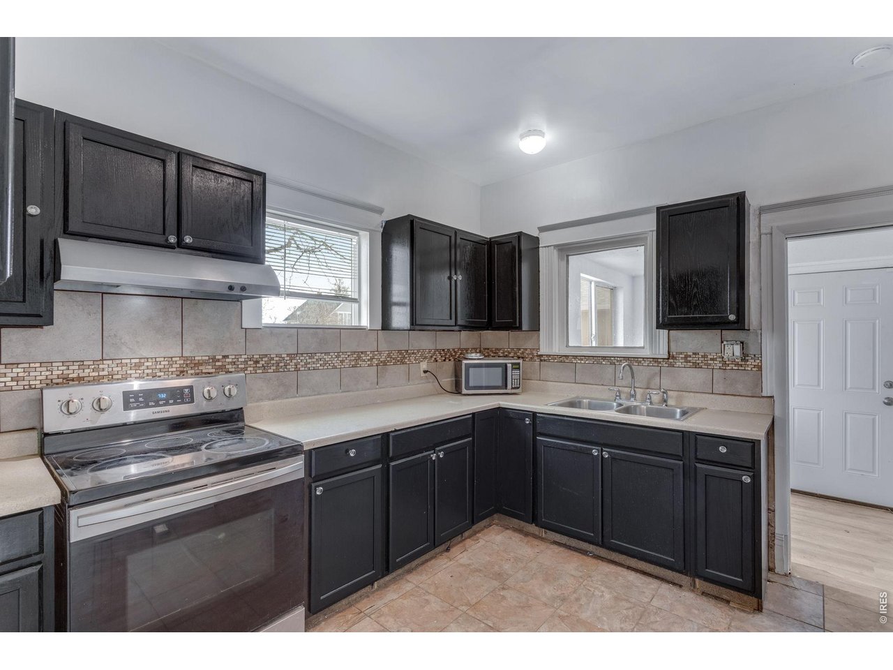 403 9th Ave