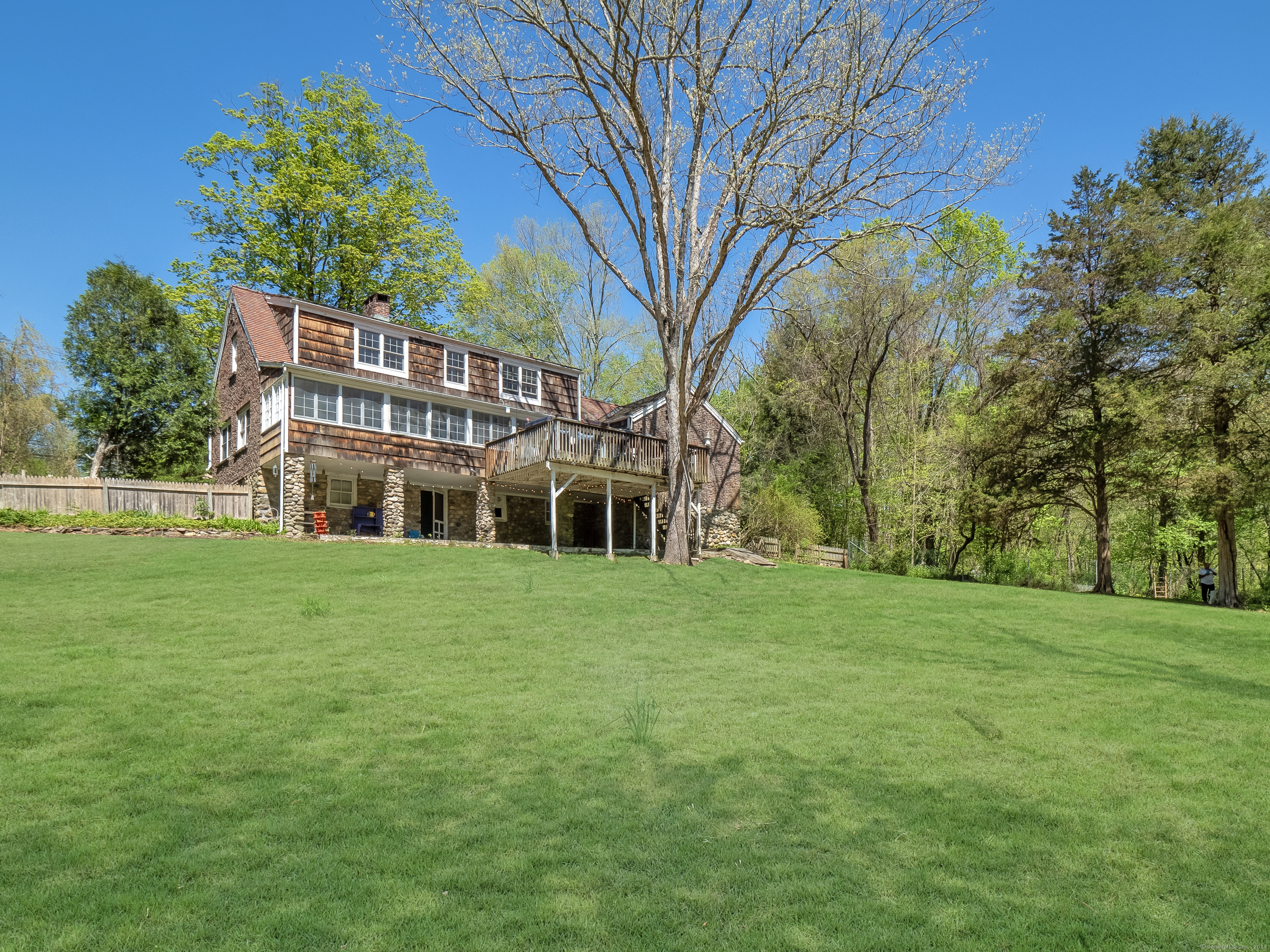 672 Redding Rd